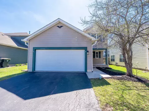 641 W Huron Hills Trl, Round Lake Heights, IL 60073