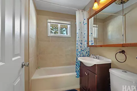 Bath - 62 Ridge Ct, Lindenhurst, IL 60046 photo 1 of 1