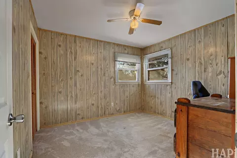 Bedroom - 62 Ridge Ct, Lindenhurst, IL 60046 photo 4 of 5