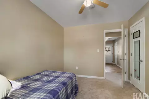 Bedroom - 62 Ridge Ct, Lindenhurst, IL 60046 photo 2 of 5