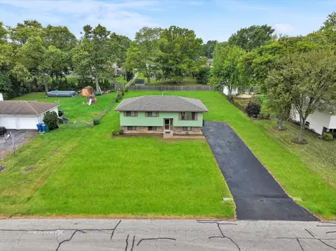 2 N314 Euclid Ave, Glen Ellyn, IL 60137