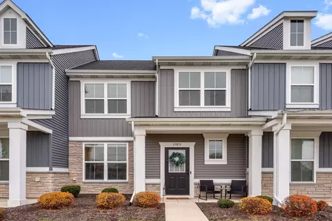 11811 Rhode Island St, Crown Point, IN 46307