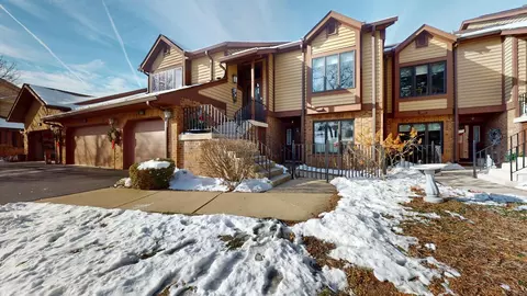 1151 Mistwood Ln, Downers Grove, IL 60515