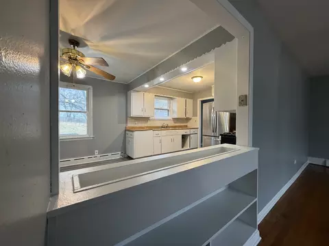Kitchen - 3924 Sunset Ave, Markham, IL 60428 photo 4 of 5