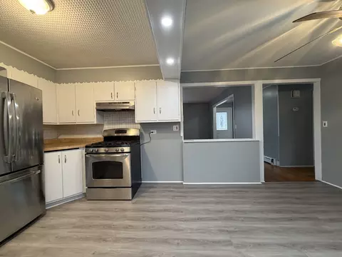 Kitchen - 3924 Sunset Ave, Markham, IL 60428 photo 3 of 5