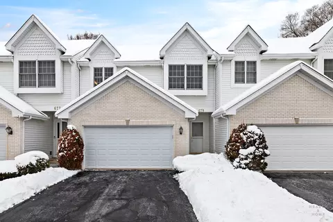 679 Barlina Rd, Crystal Lake, IL 60014