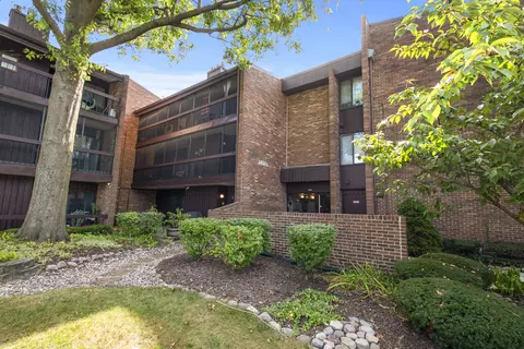 14515 Central Ct #G3, Oak Forest, IL 60452