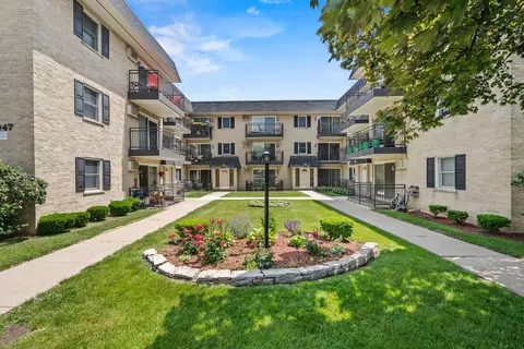 1039 N Harlem Ave #1SC, Oak Park, IL 60302