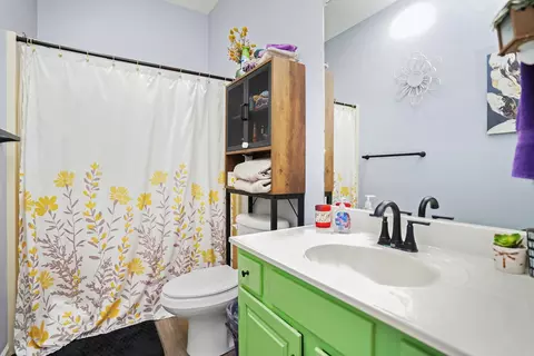 Bath - 601 Boulder Dr #A3, Morris, IL 60450 photo 2 of 2