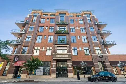 3631 N Halsted St #412, Chicago, IL 60613