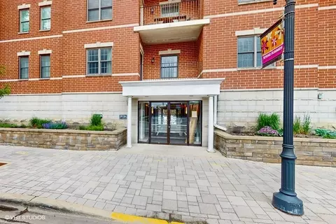 210 N Addison Ave #202, Elmhurst, IL 60126