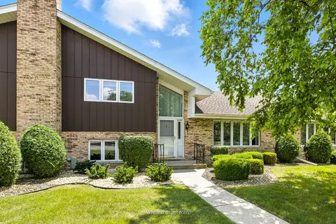 10549 Illinois Ct, Orland Park, IL 60467