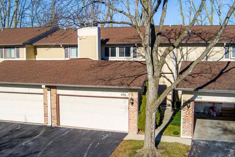 804 Swallow St, Deerfield, IL 60015