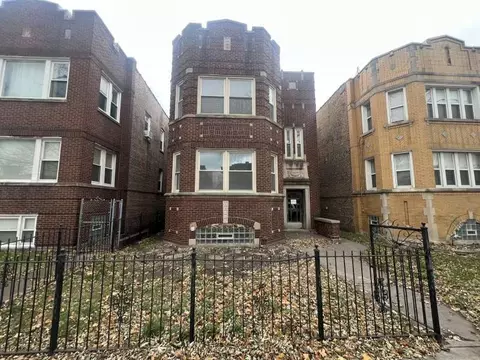 8240 S Clyde Ave, Chicago, IL 60617