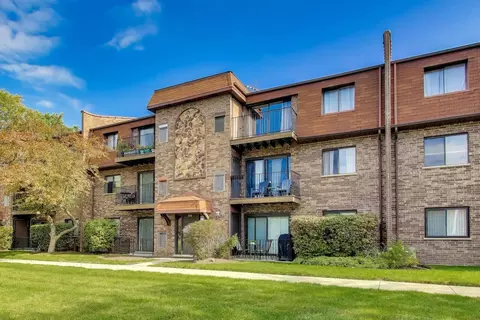 111 W Brandon Ct #E24, Palatine, IL 60067
