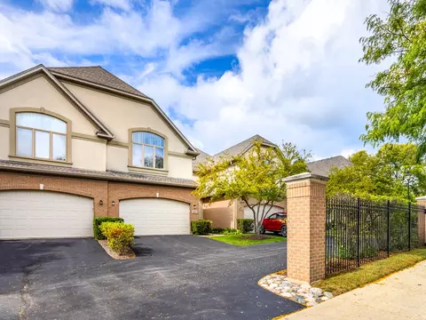 842 N Maple Ave, Palatine, IL 60067