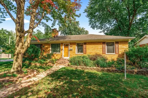 719 N President St, Wheaton, IL 60187