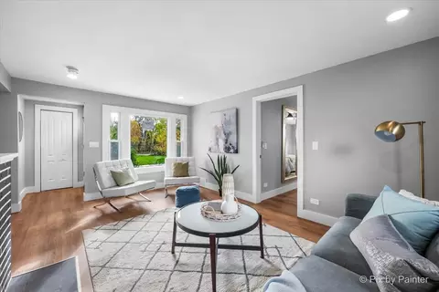 481 Edward Ct, Des Plaines, IL 60016 photo 3