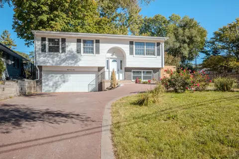839 N Bennett St, Geneva, IL 60134