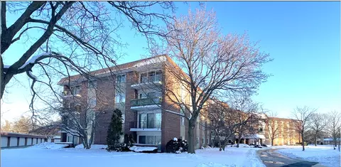 1025 S Fernandez Ave #1D, Arlington Heights, IL 60005