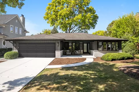 1405 N West St, Naperville, IL 60563