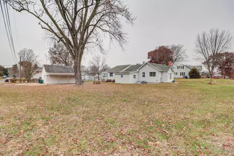 226 Avenue F, Rock Falls, IL 61071