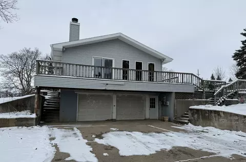 906 Stony Point Rd, Dixon, IL 61021