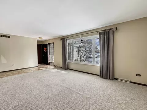 Living - Undisclosed, Lansing, IL 60438 photo 1 of 5