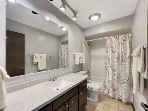 Bath - Undisclosed, Lansing, IL 60438 photo 1 of 2