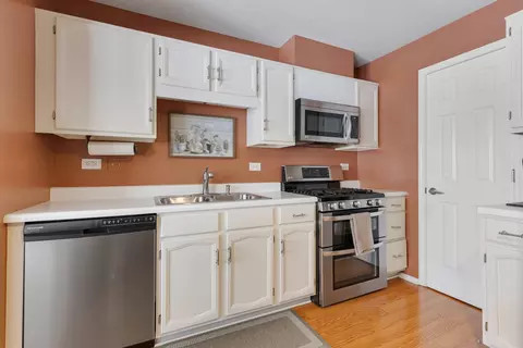 Kitchen - 1600 Brittany Ct #C2, Wheeling, IL 60090 photo 3 of 3