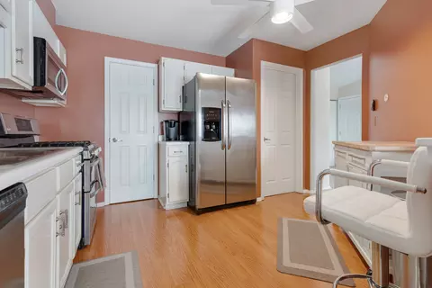 Kitchen - 1600 Brittany Ct #C2, Wheeling, IL 60090 photo 2 of 3