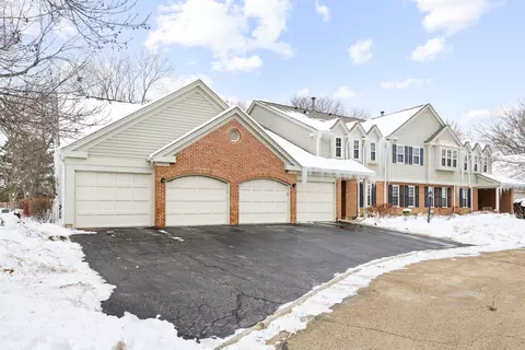 Exterior - 1600 Brittany Ct #C2, Wheeling, IL 60090 photo 3 of 7