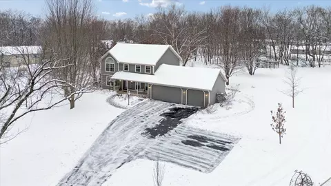 10906 Hamborg Rd, Roscoe, IL 61073