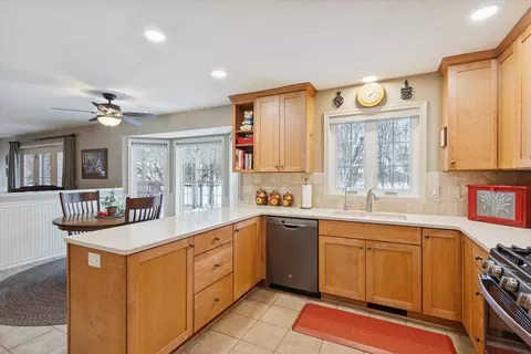 10906 Hamborg Rd, Roscoe, IL 61073 photo 17
