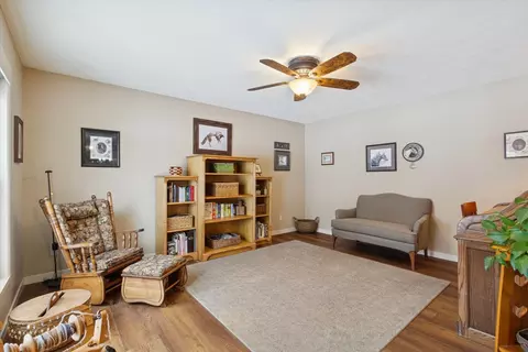 10906 Hamborg Rd, Roscoe, IL 61073 photo 9