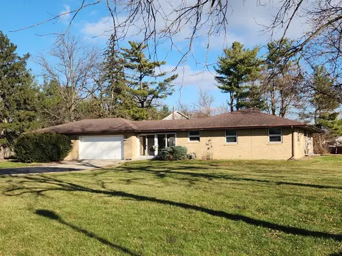 9225 N 2nd St, Machesney Park, IL 61115
