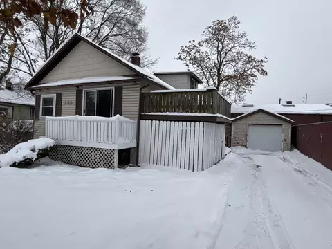 255 N Grant St, Westmont, IL 60559