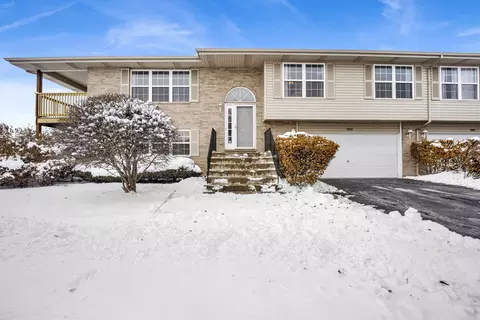 5303 W 109th St #5303, Oak Lawn, IL 60453