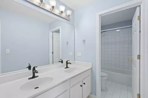 Bath - 1480 Harmony Dr, Bartlett, IL 60103 photo 4 of 6
