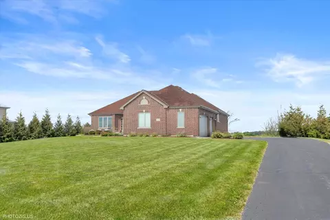 13520 W Delaney Rd, New Lenox, IL 60451