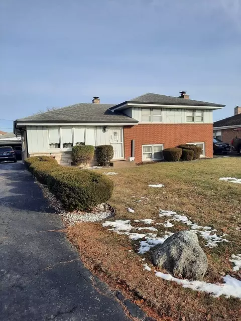 7912 W 73rd St, Bridgeview, IL 60455