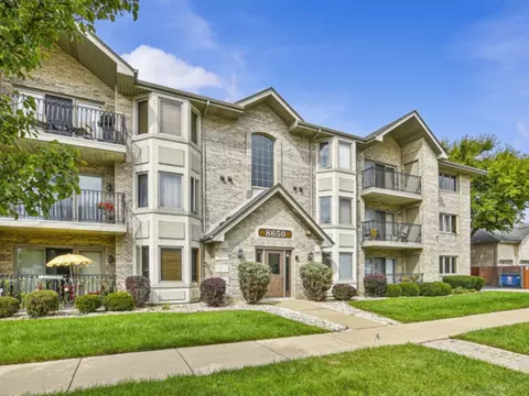 8650 Laporte Ave #1A, Burbank, IL 60459