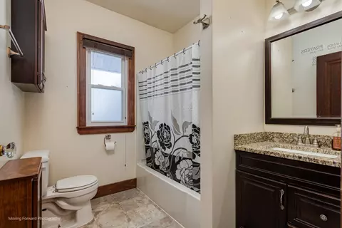 Bath - 123 E North St, Dwight, IL 60420 photo 1 of 2