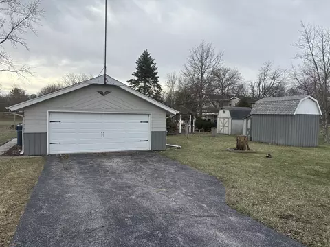 Exterior - 71 E 227th Pl, Steger, IL 60475 photo 2 of 2