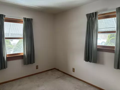 Bedroom - 71 E 227th Pl, Steger, IL 60475 photo 2 of 3