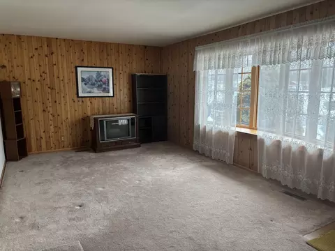 Living - 71 E 227th Pl, Steger, IL 60475 photo 1 of 3