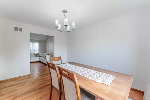 Dining - 5302 Meadowbrook St, Plainfield, IL 60586 photo 3 of 3