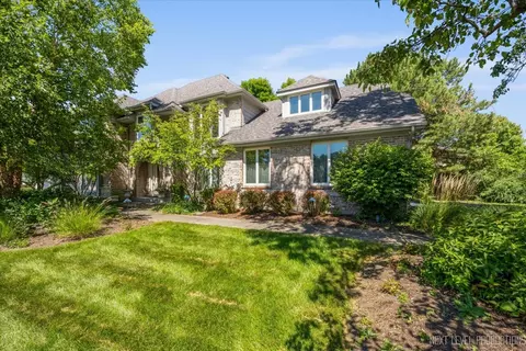 2575 River Woods Dr, Naperville, IL 60565
