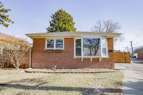 Exterior - Undisclosed, Chicago, IL 60646 photo 2 of 5