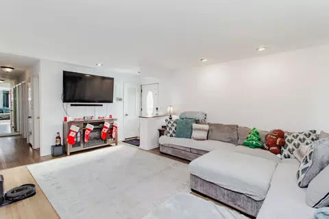 Living - Undisclosed, Chicago, IL 60646 photo 3 of 3